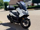 Honda Forza 125 - HONDA FORZA 125