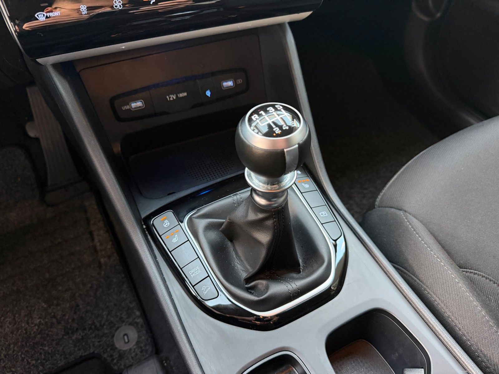 Fahrzeugabbildung Hyundai Tucson Trend 150PS Navi/Kamera/LED!