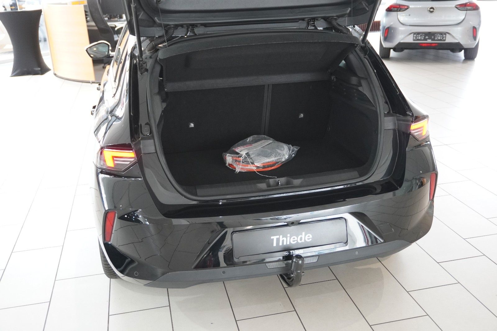 Fahrzeugabbildung Opel Astra L Lim. 1.6 HYBRID EDITION NAVI/KAMERA/AHK