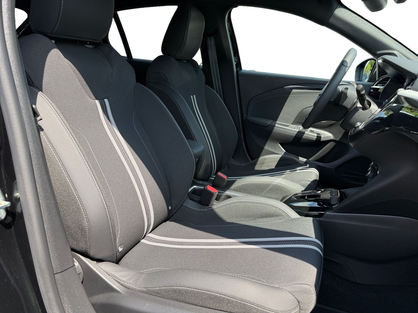 Fahrzeugabbildung Opel Corsa F 1.2 Turbo GS PANO RFK IntelliLux