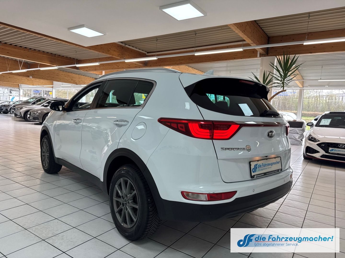 Fahrzeugabbildung Kia Sportage Dream Team 2WD Navi Leder Soundsystem M