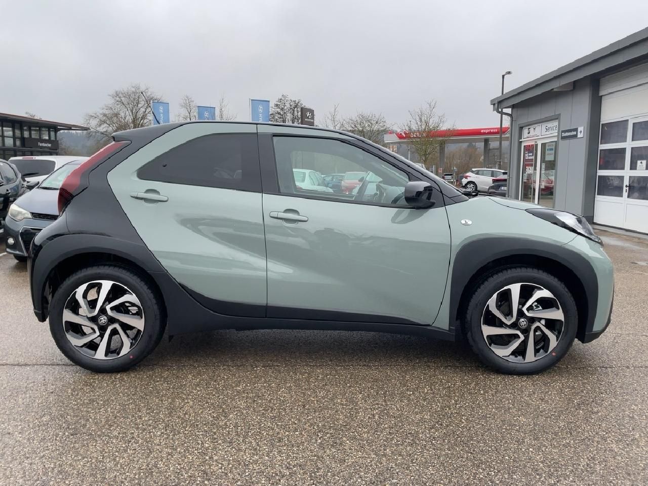 Fahrzeugabbildung Toyota Aygo X 1,0 l Teamplayer 5 M/T