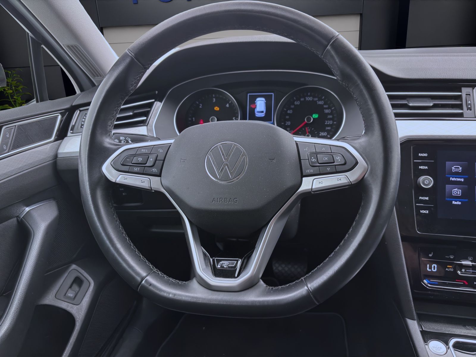 Volkswagen Passat Variant - Bild 12