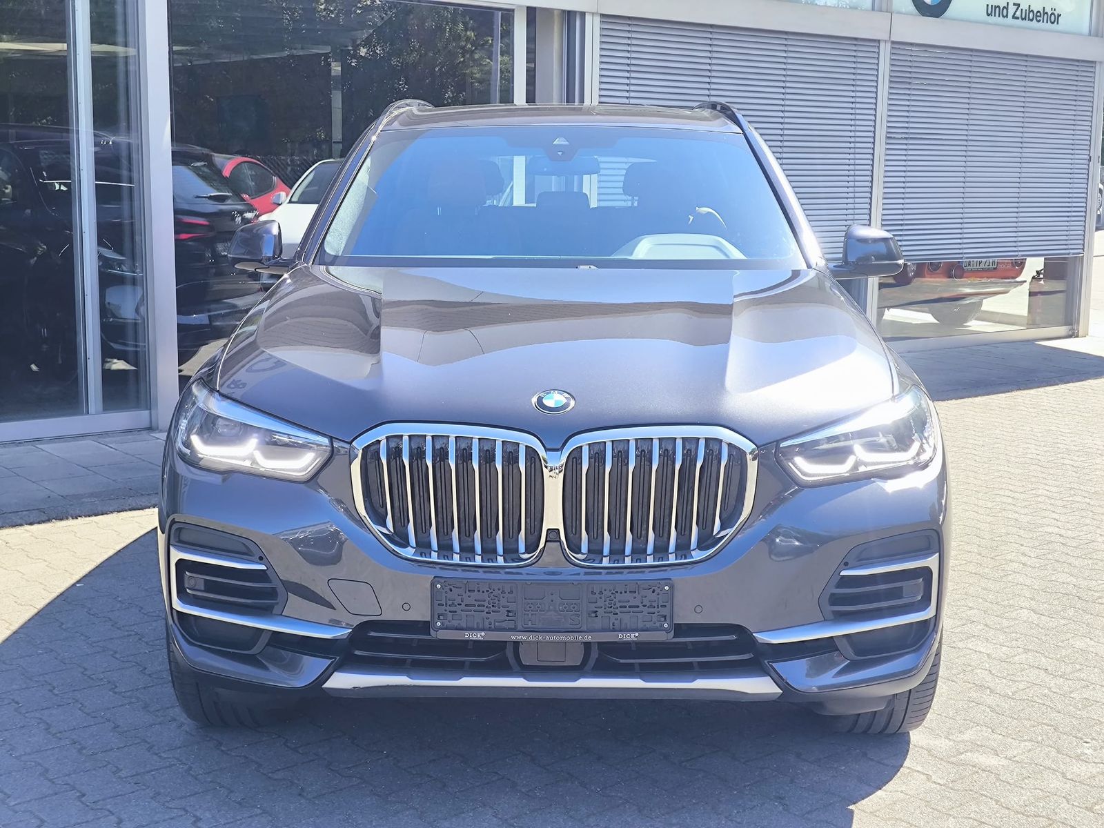 Fahrzeugabbildung BMW X5 xDri x Line SHADOW+PROF+LED+SHZ+KAM+ACC+AHK+M
