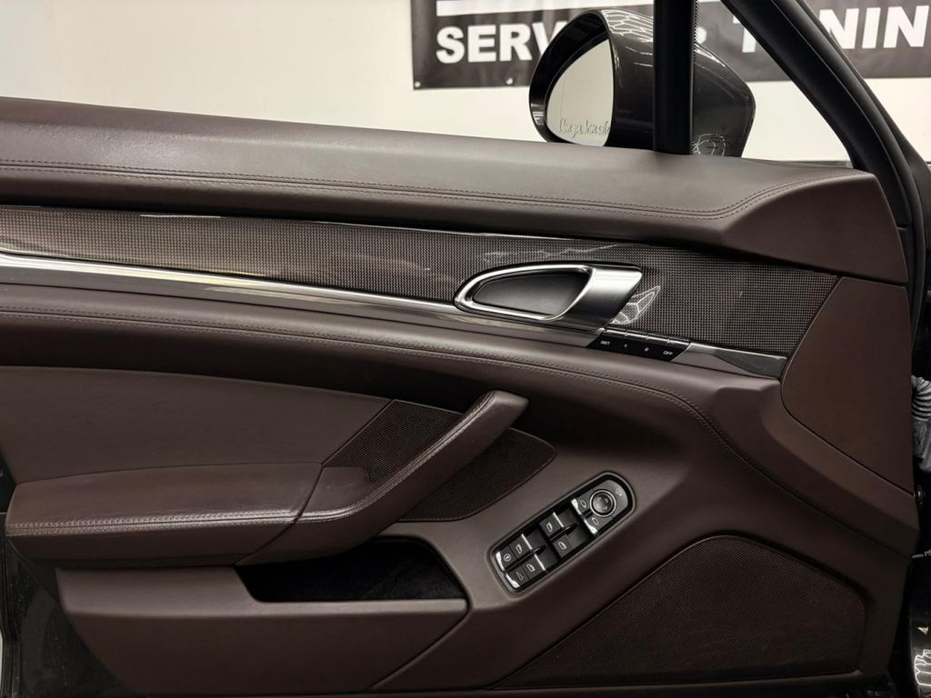 PORSCHE Panamera Basis VOLLLEDER PANORAMA ISOFIX LUFTFAH PORSCHE Panamera Basis VOLLLEDER PANORAMA ISOFIX LUFTFAH