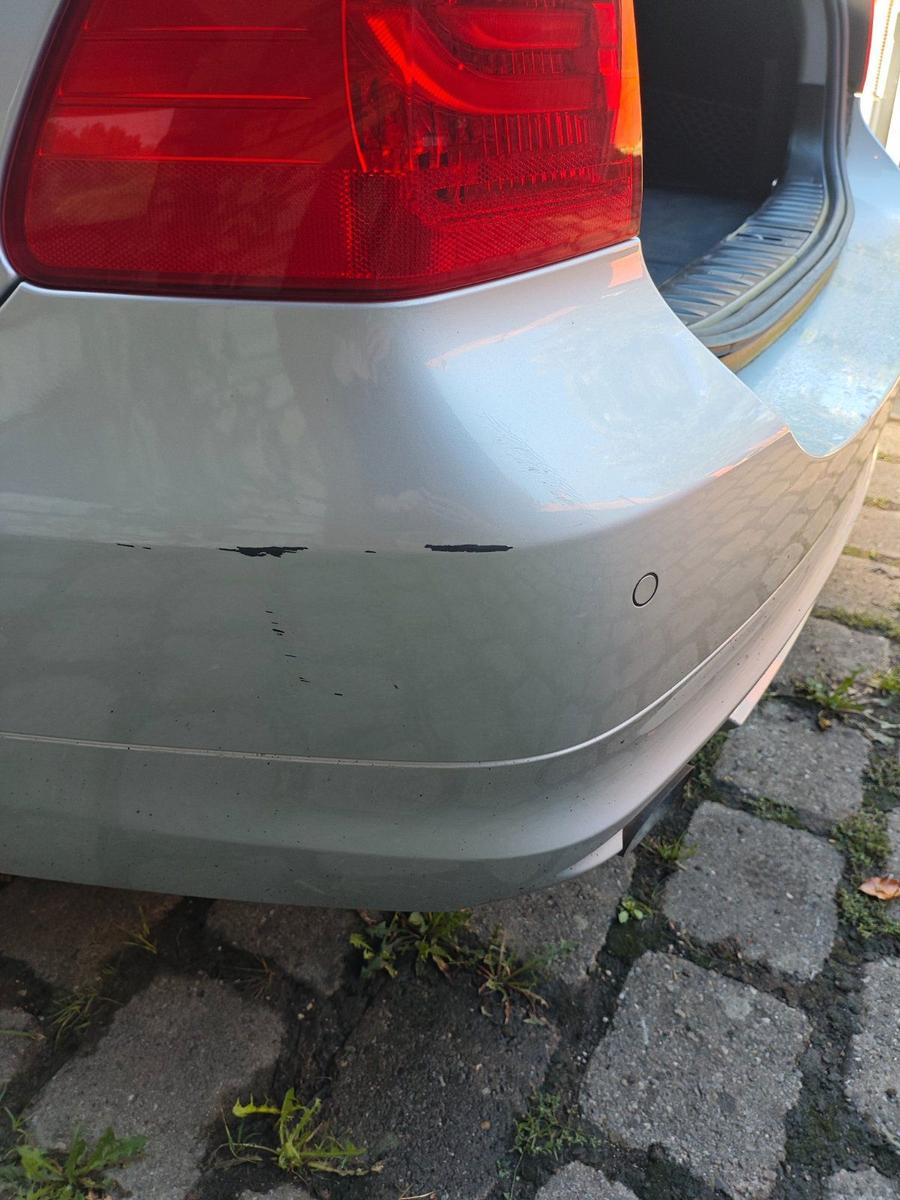 BMW 318 2009 — photo 9