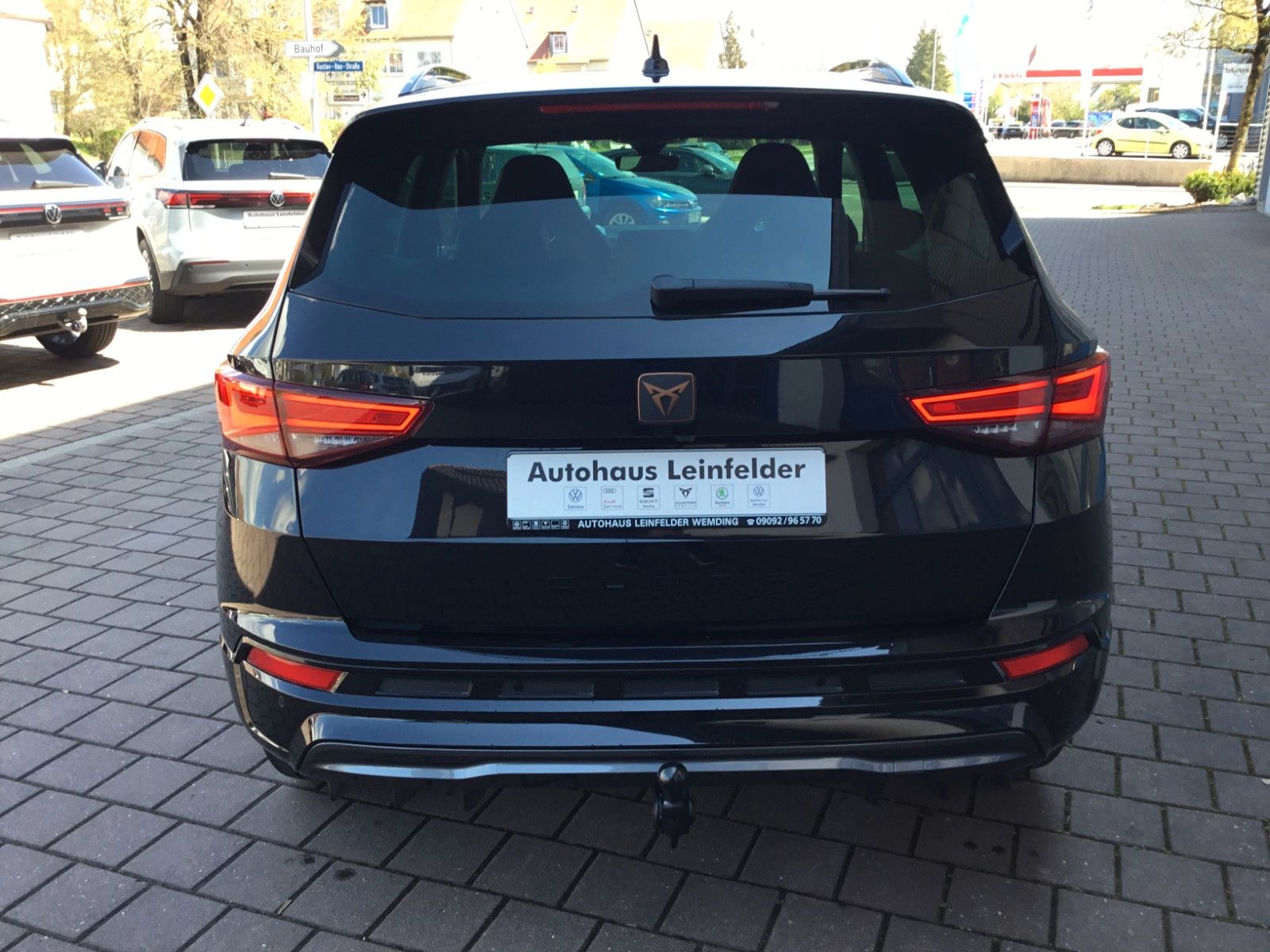 Fahrzeugabbildung CUPRA Ateca 2.0 TSI 4Drive DSG+Pano+AHK+19"+ACC+LED