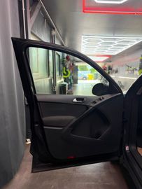 Volkswagen Tiguan - 9