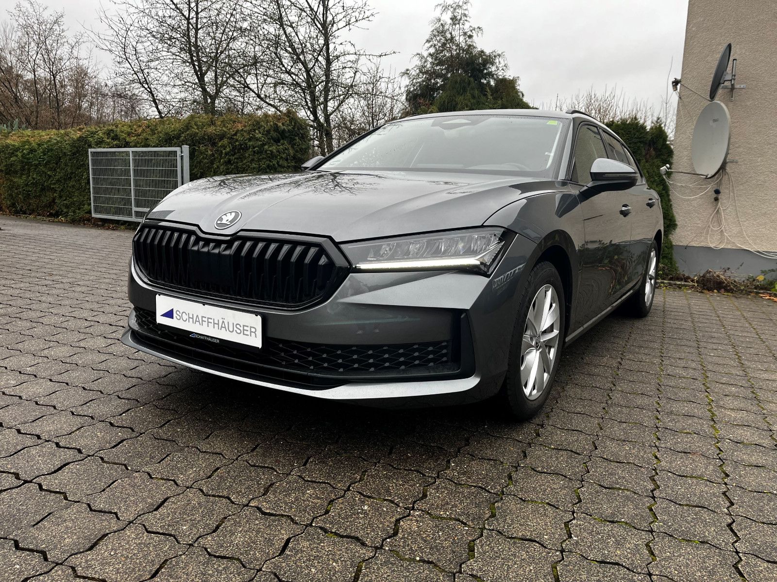 Fahrzeugabbildung SKODA Superb Combi 1.5 TSI NAV SHZ KAM PDC LED ALU DAB