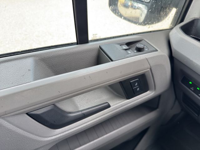 Crafter 35 Kasten MR HD 2.0TDI 103kW SG6 FWD SHZ