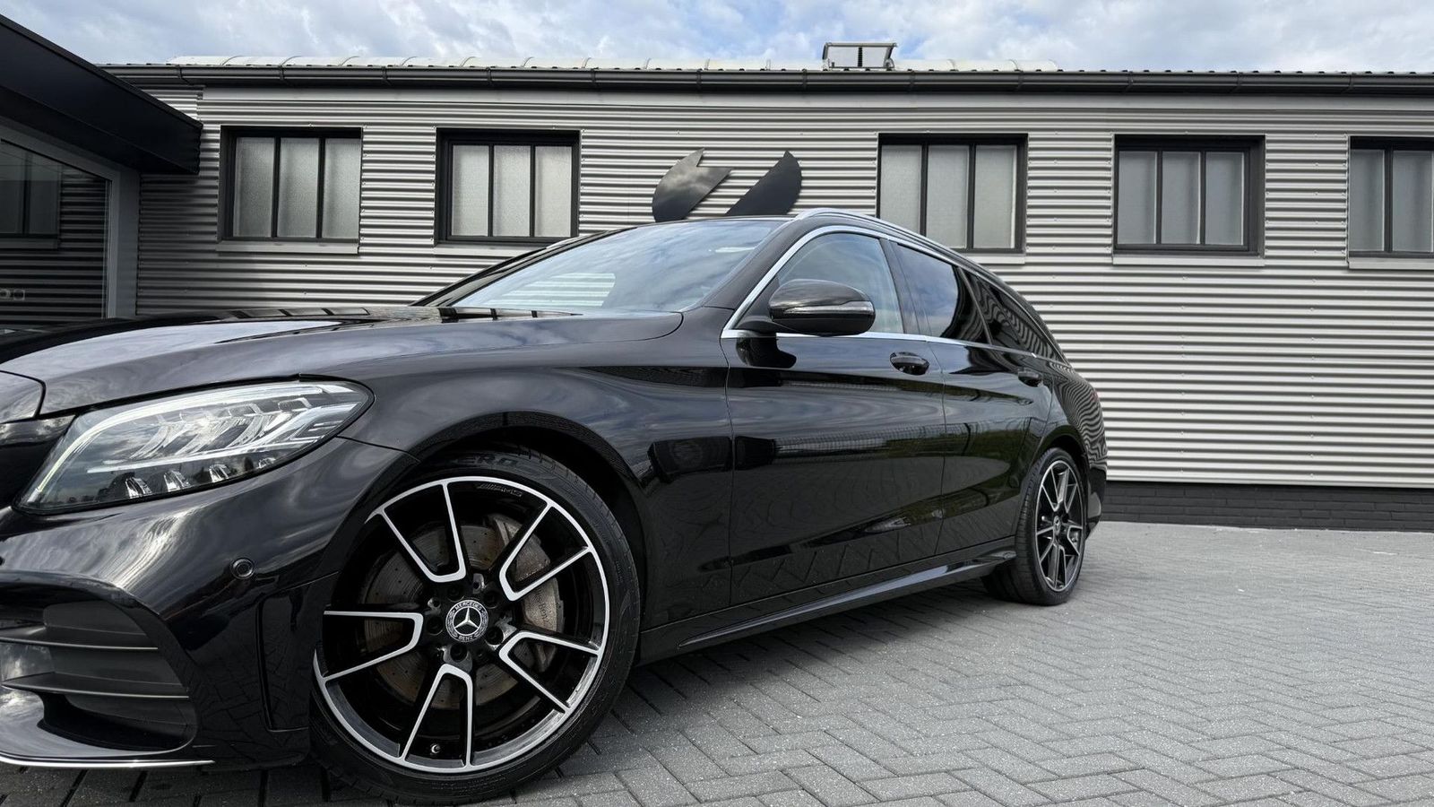 Mercedes-Benz C 300 Estate d AMG imagem 2