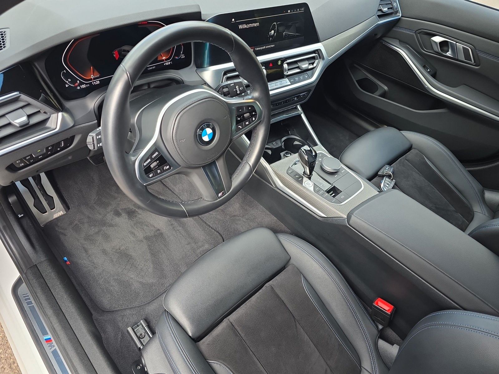 BMW 318 i M Sport foto 14