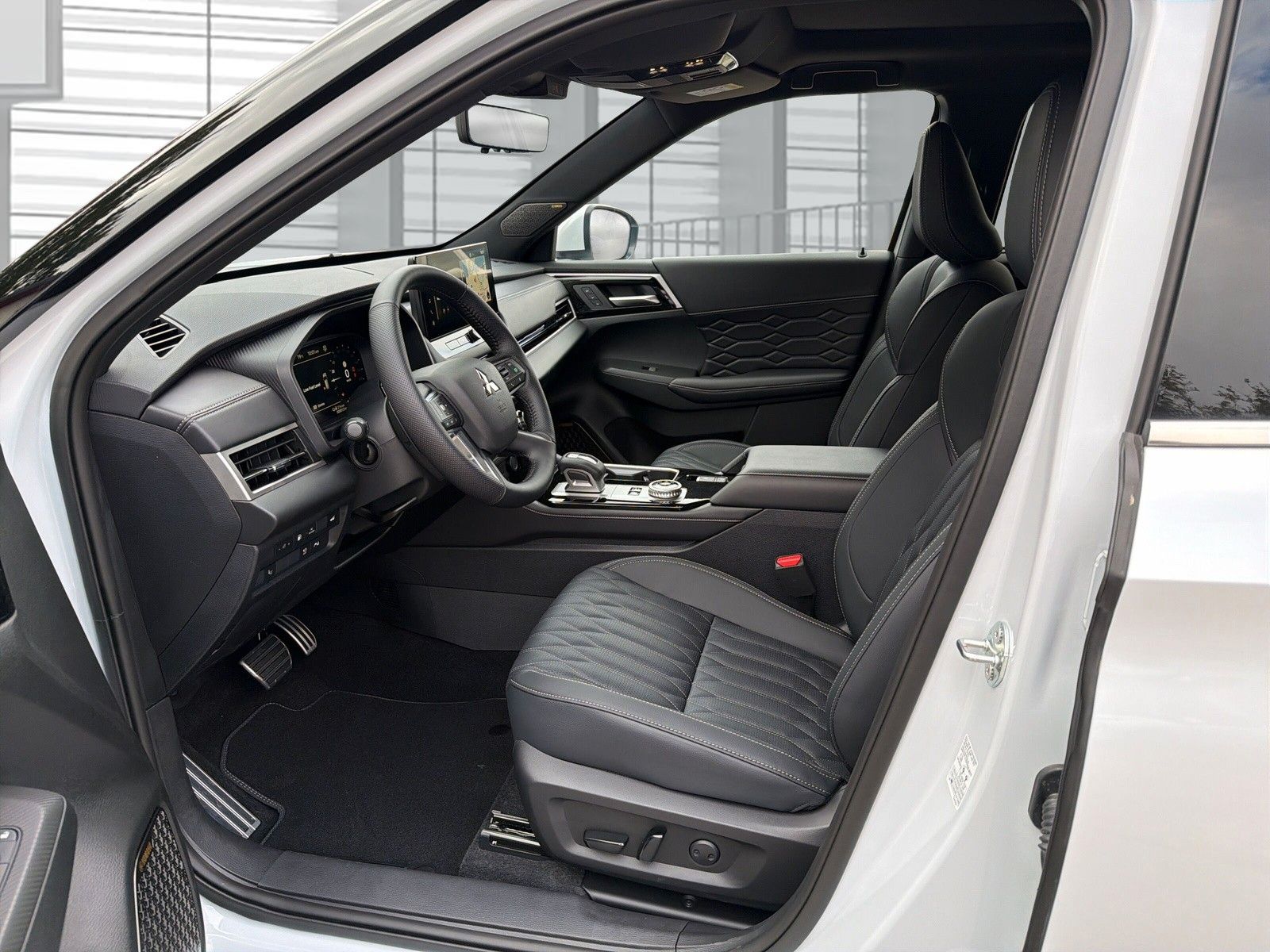 Mitsubishi Plug-in Hybrid Outlander - Bild 13