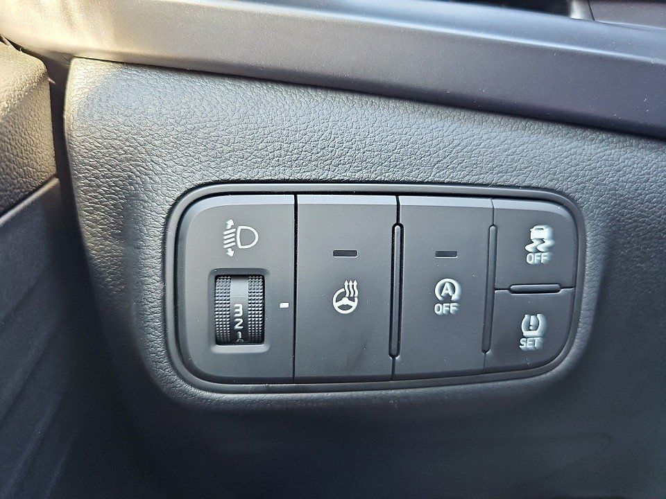 Fahrzeugabbildung Hyundai BAYON 1.0T TREND KOMFORT-P NAVI+4xSHZ+QI+KLIMAAT