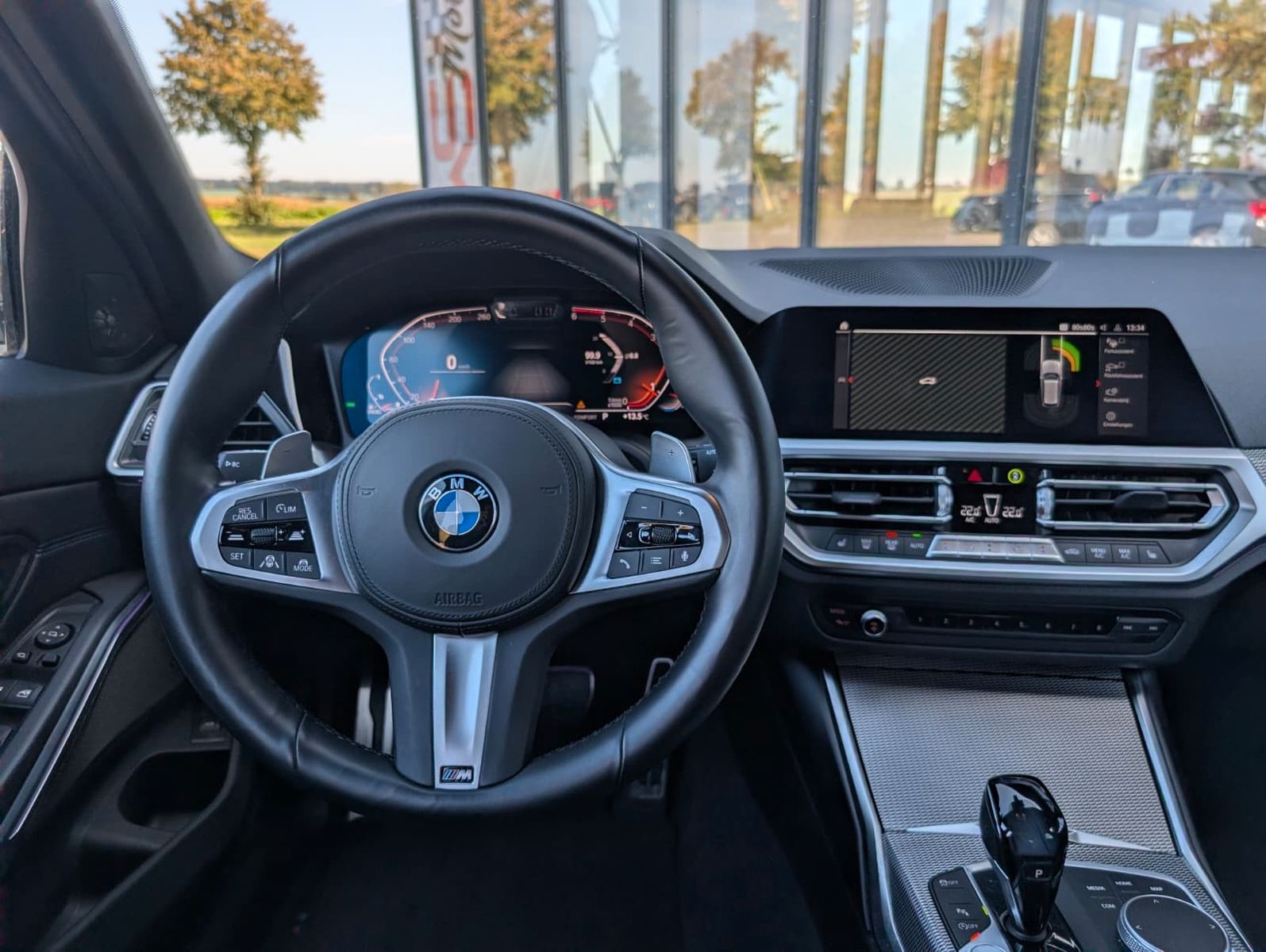 Fahrzeugabbildung BMW 320 3er Touring 320d xDrive M Sport *AMBIENTE*