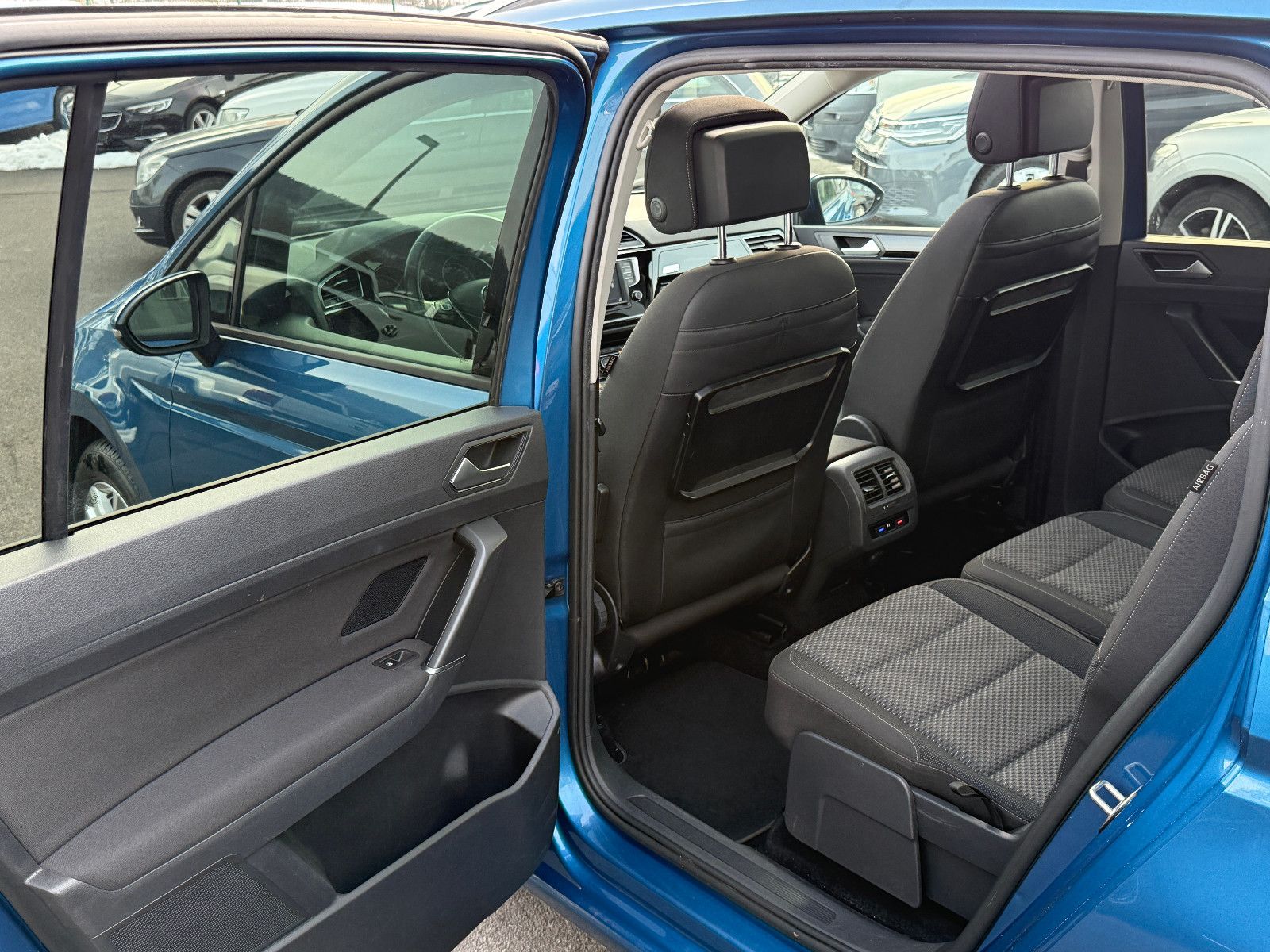 Fahrzeugabbildung Volkswagen Touran Comfortline ALLSTAR TSI ACC AHK Pano SHZ