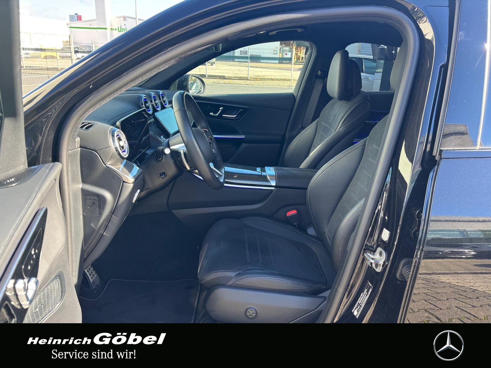 Fahrzeugabbildung Mercedes-Benz GLC 300 AMG*PANO*AHK*360°*MEMORY*TOTWINKEL*