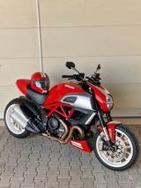 Ducati Diavel - DUCATI 2011 DIAVEL