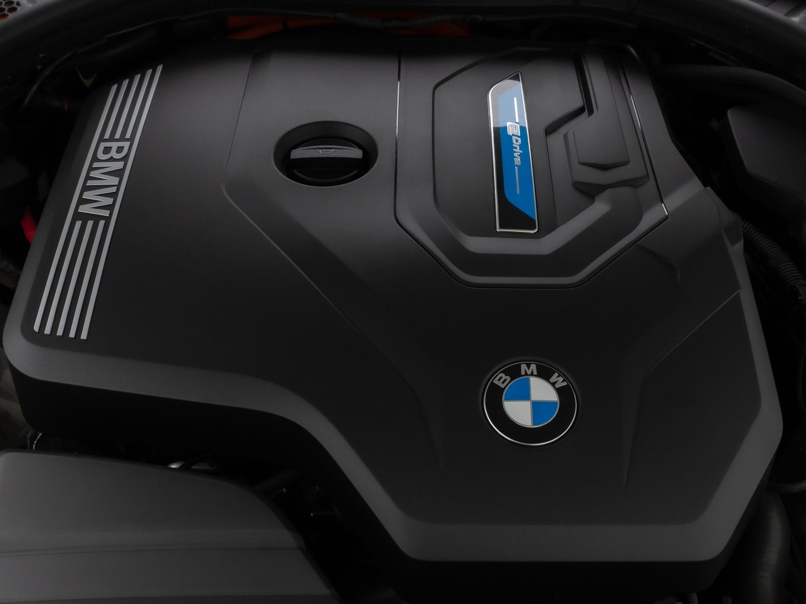 Fahrzeugabbildung BMW 330e xD Luxury Line 360°Laser HUD Komfort Sport