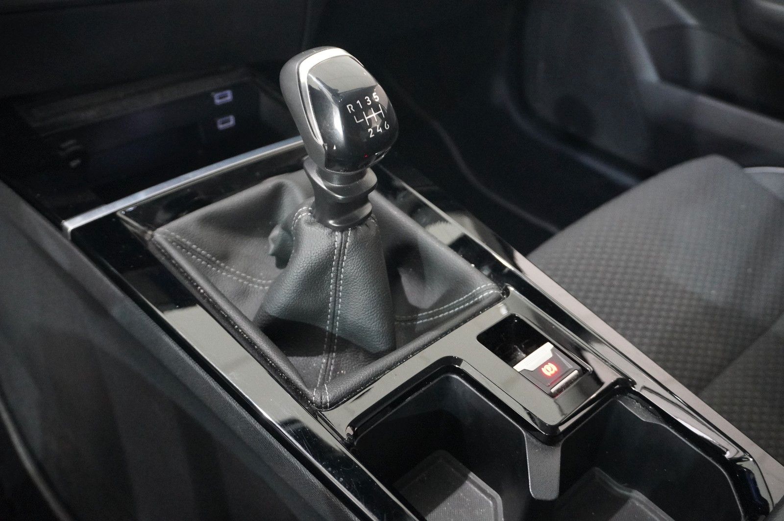 Fahrzeugabbildung Opel Astra L Lim. 1.5D BUSINESS EDIT. NAI/LED/KAMERA