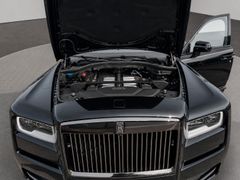 ROLLS ROYCE Cullinan Black Badge 600PS Luftfederung Voll