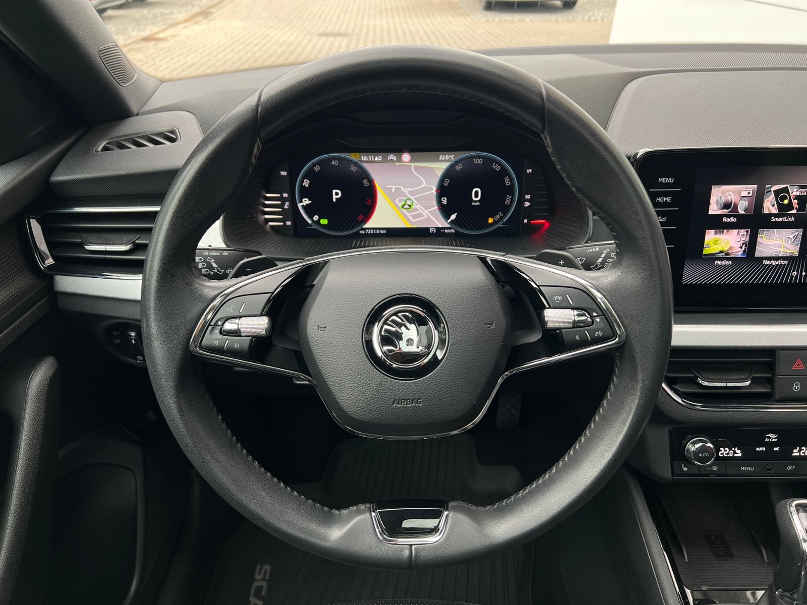 Fahrzeugabbildung SKODA Scala TOUR 1.0 TSI DSG *LED, Pano, Navi, 17"-LM*