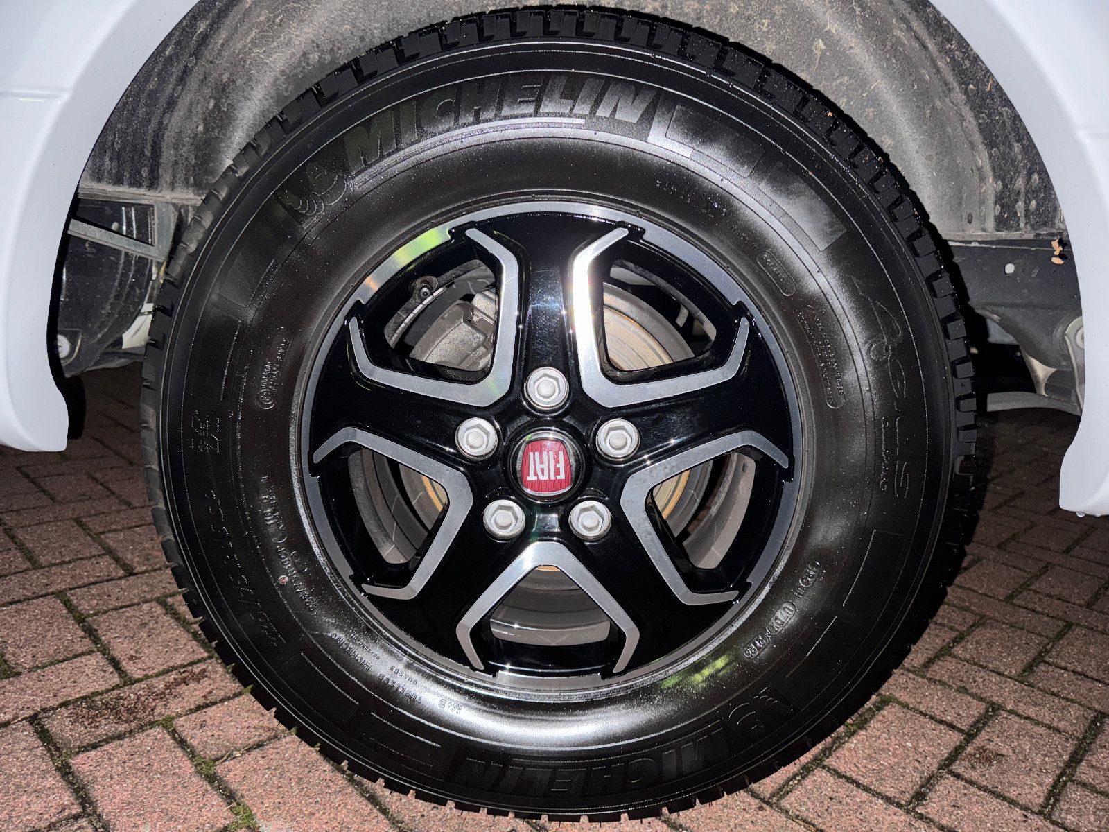 Fahrzeugabbildung Bürstner LIMITED T 690 G FIAT 9G-AUTOMATK HUBBETT SAT TV