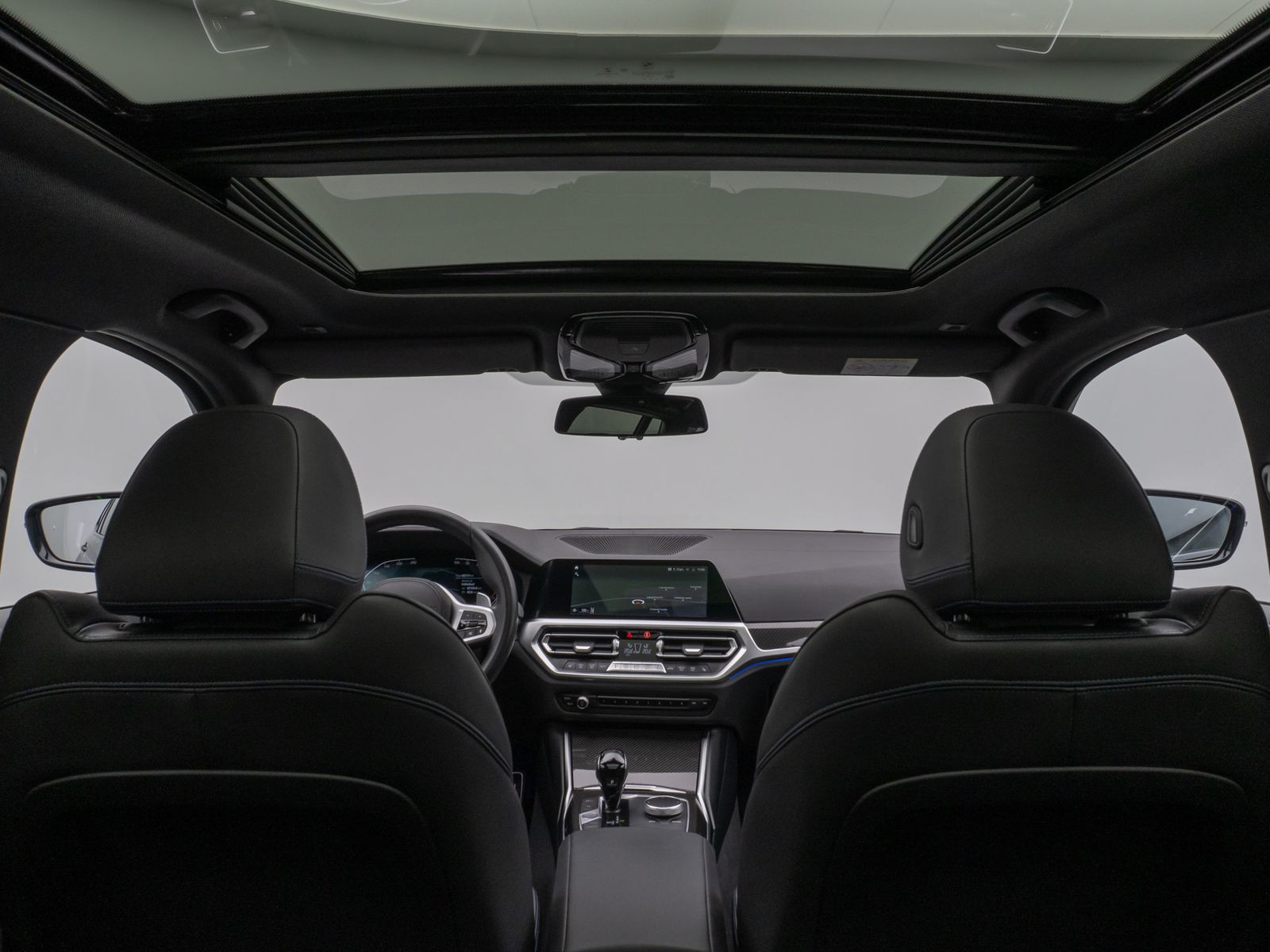 Fahrzeugabbildung BMW 320i M Sport Panorama Kamera DAB H/K AHK 19Zoll