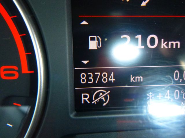 Fahrzeugabbildung Audi Q2 30 TDI >AUT/AHK /NAVI/TEMP/Einparkhilfe<