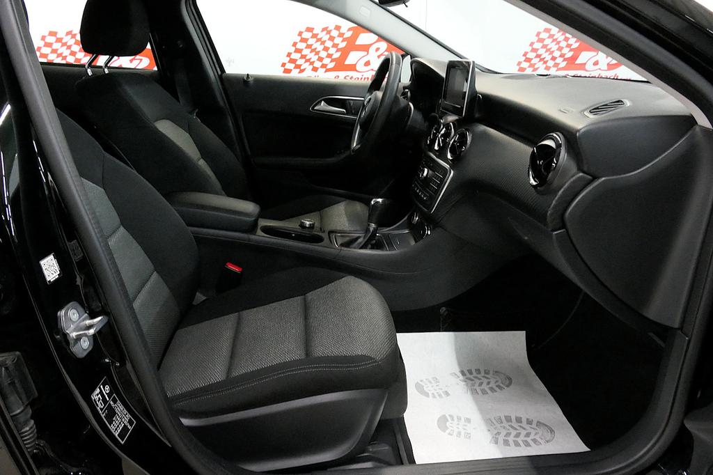 Mercedes-Benz GLA 180