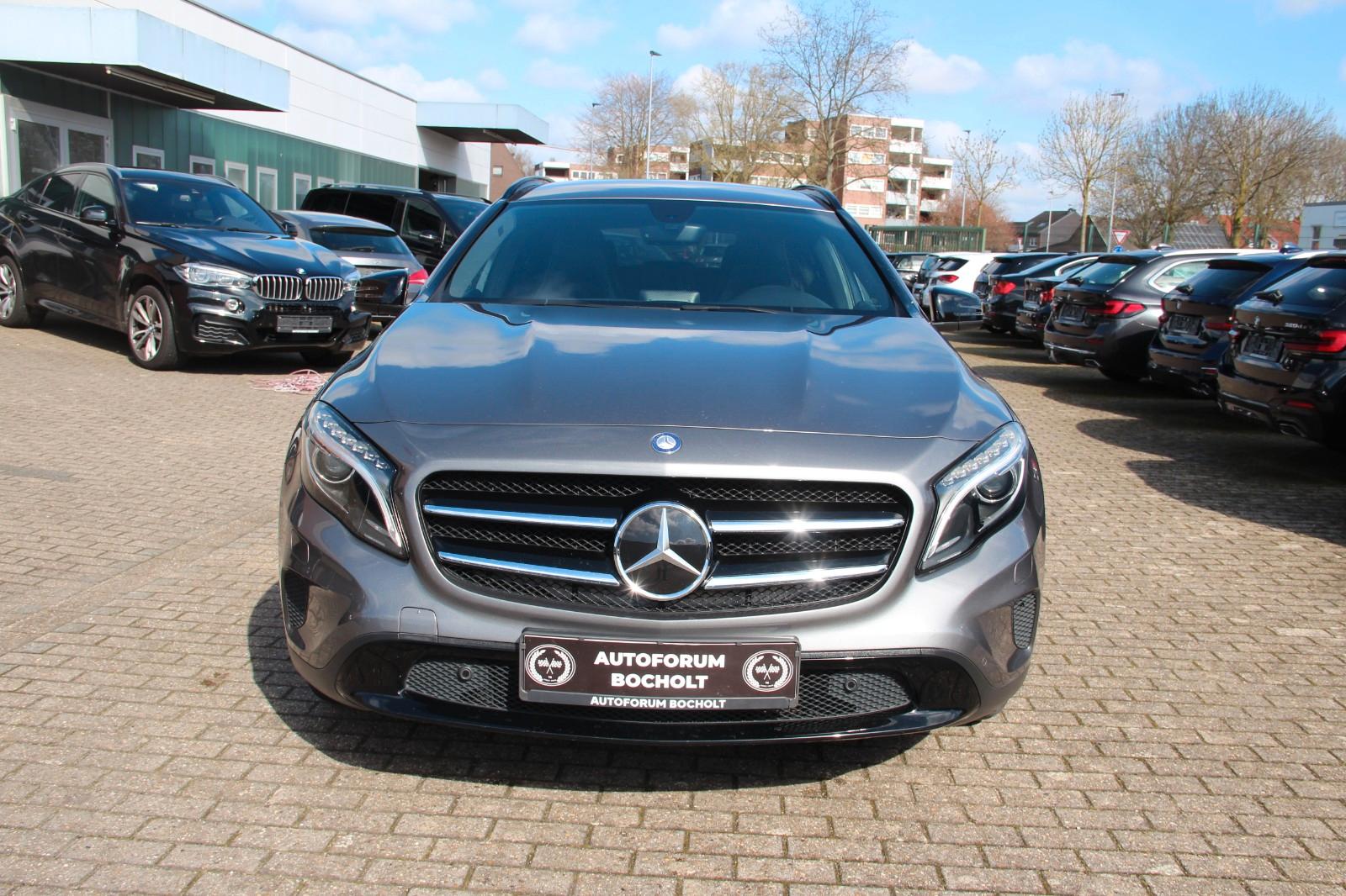 Mercedes-Benz GLA 250 Night Paket, ACC, Navi, RFK