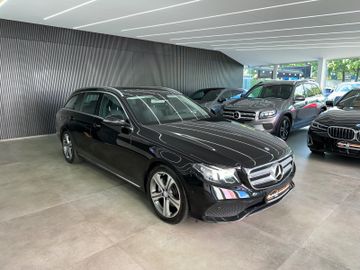 Mercedes E 220 - 1