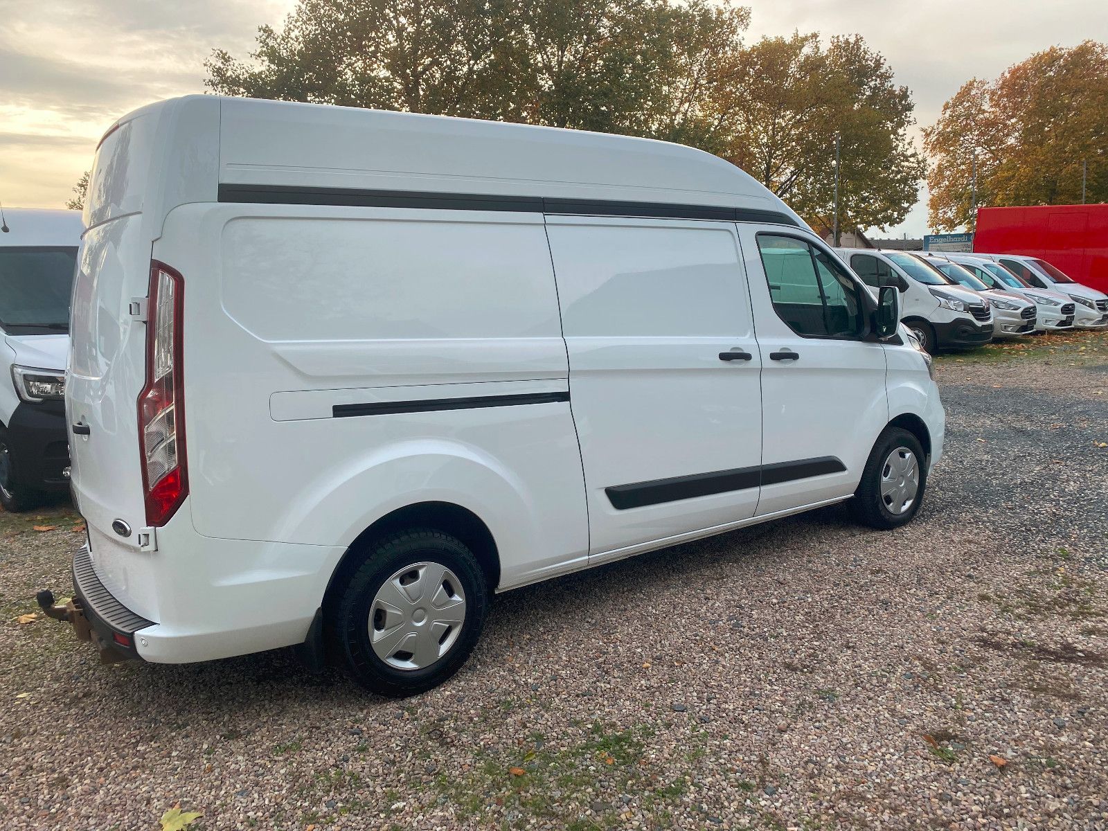 Fahrzeugabbildung Ford Transit Custom Kasten 300L2H2 Trend,AHK,GARANTIE