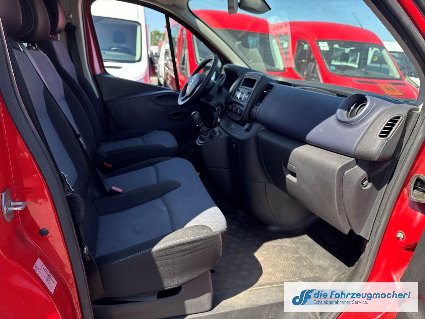 Fahrzeugabbildung Opel Vivaro B Kombi 9Si. L1H1 2,7t *2586 EXPORT