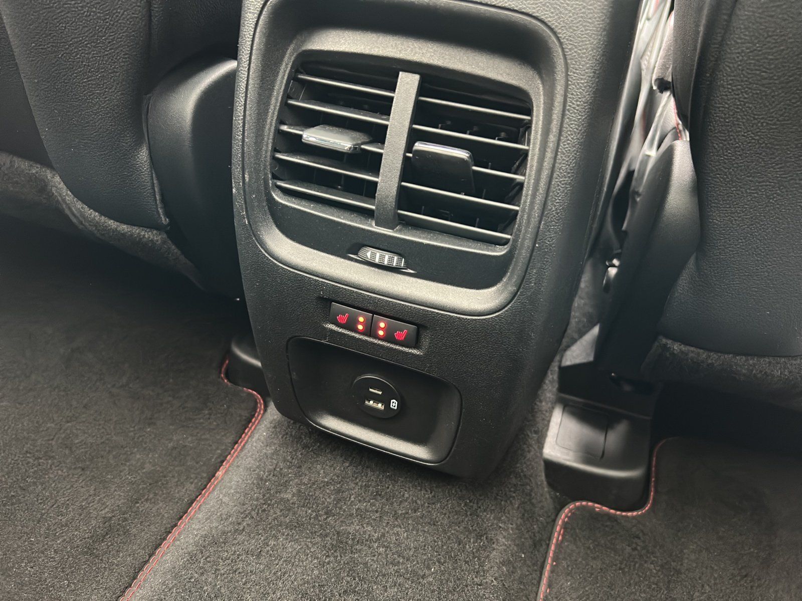 Fahrzeugabbildung Ford Kuga 2.5 PHEV ST-Line X Aut./LED/ACC/KAMERA/PANO