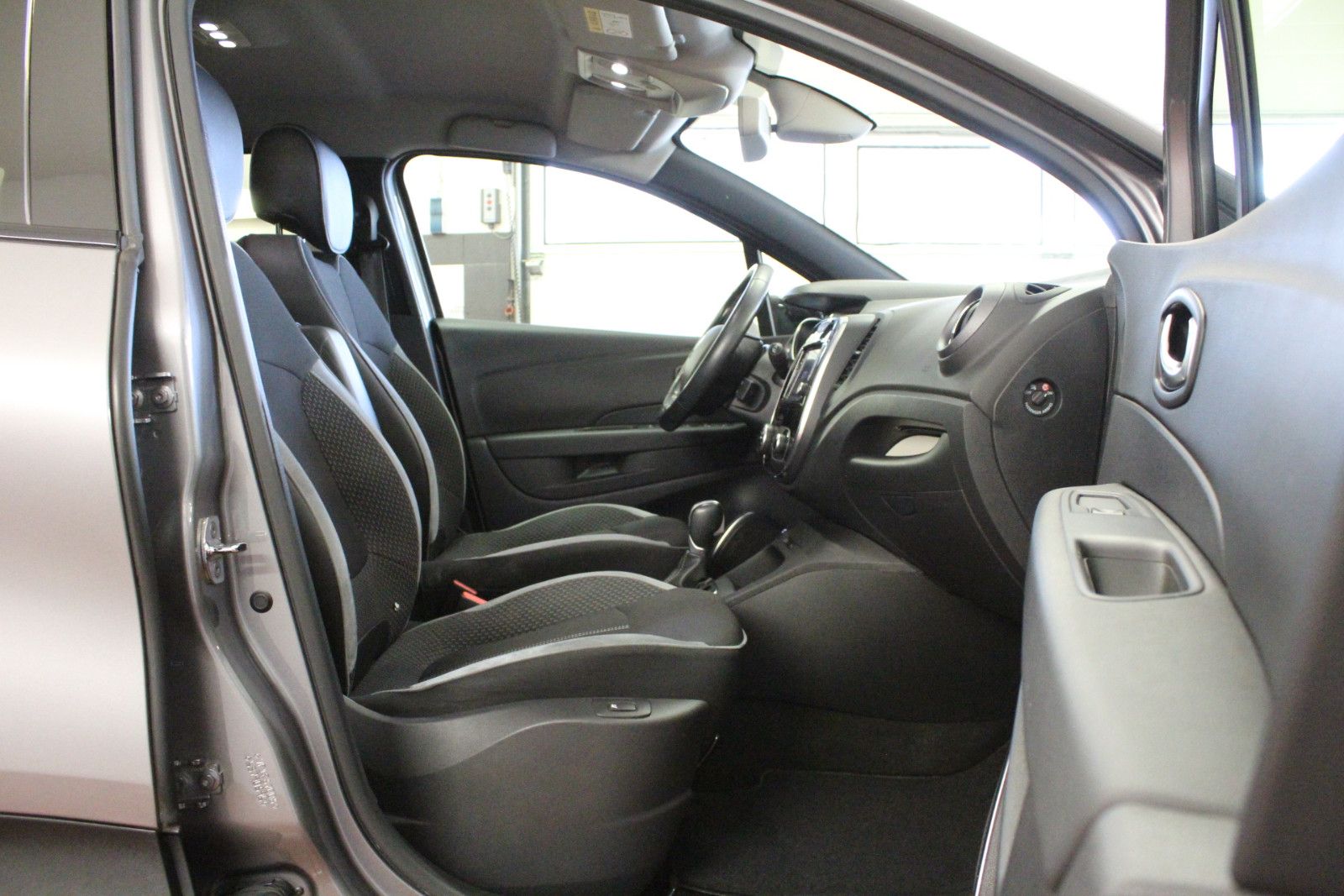Fahrzeugabbildung Renault Captur TCe 150 EDC GPF Bose Edition