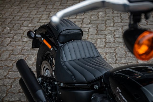 Fahrzeugabbildung Harley-Davidson FXBB STREET BOB SOFTAIL - APE HANGER-