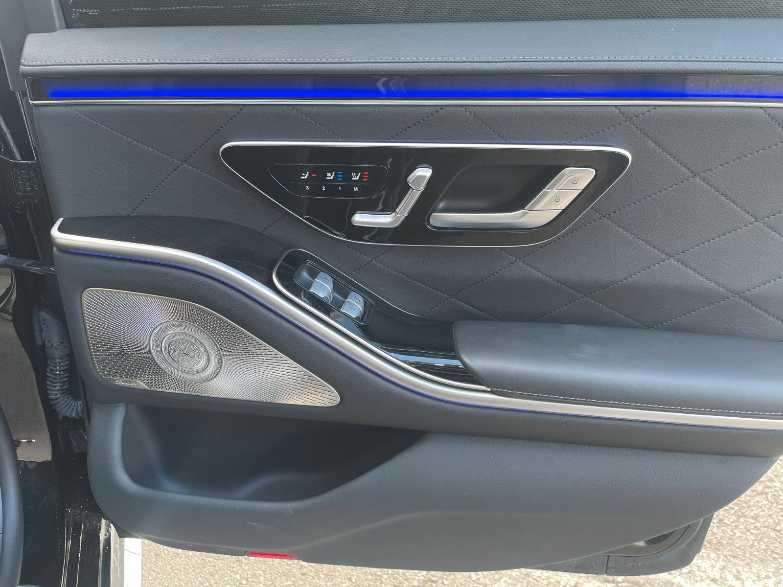 Fahrzeugabbildung Mercedes-Benz S 400 d 4M Lang AMG Burm+Pano+StdH+3D+Fond+HUD