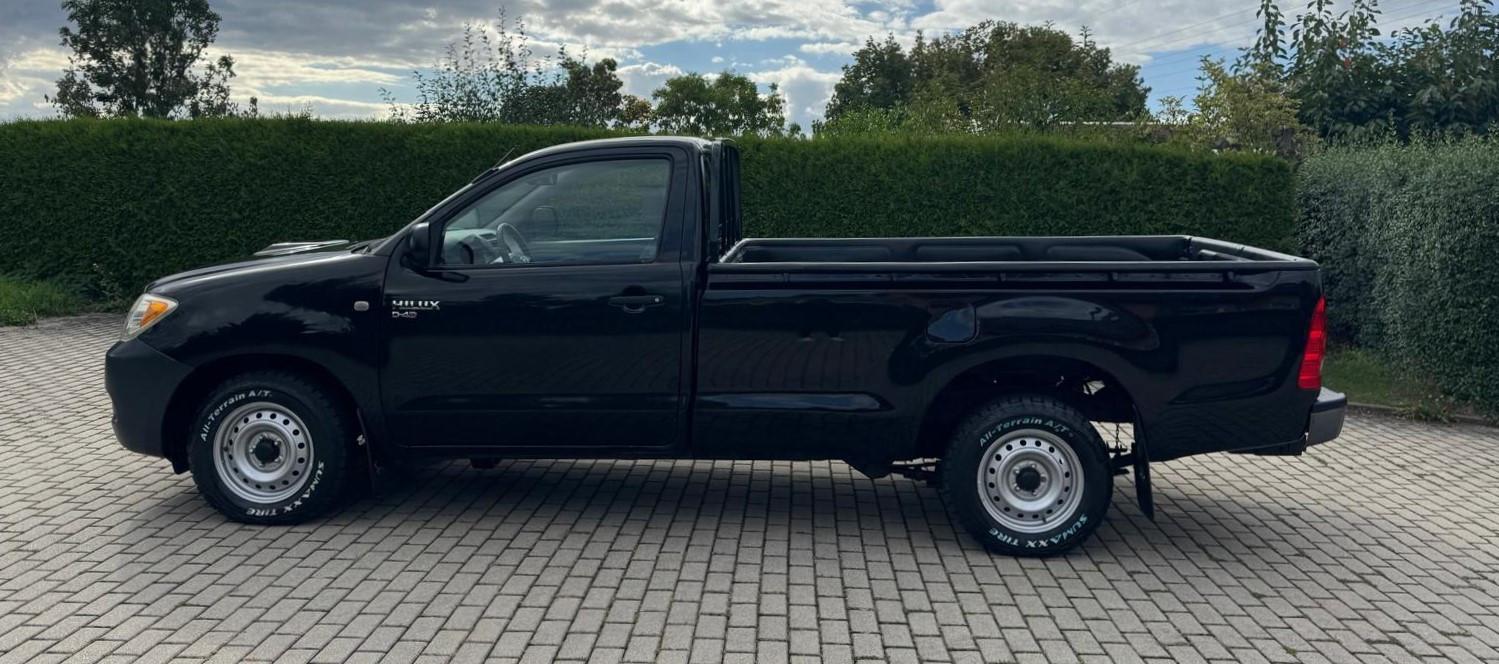 TOYOTA HILUX 2.5 D-4D 120CH - BVM - ATTELAGE FIXE - 159.384 KMS