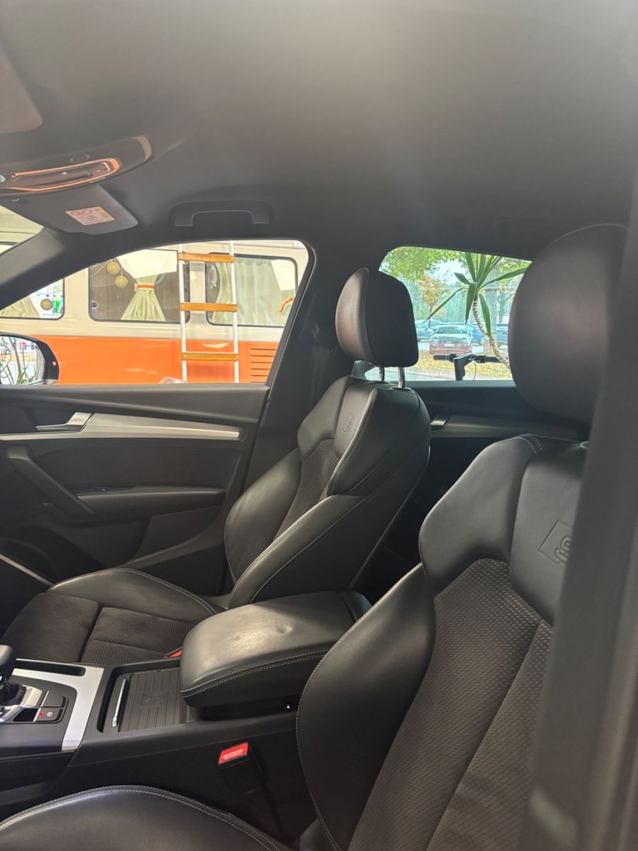 Fahrzeugabbildung Audi Q5 40 TDI quattro KAM NAV S-LINE