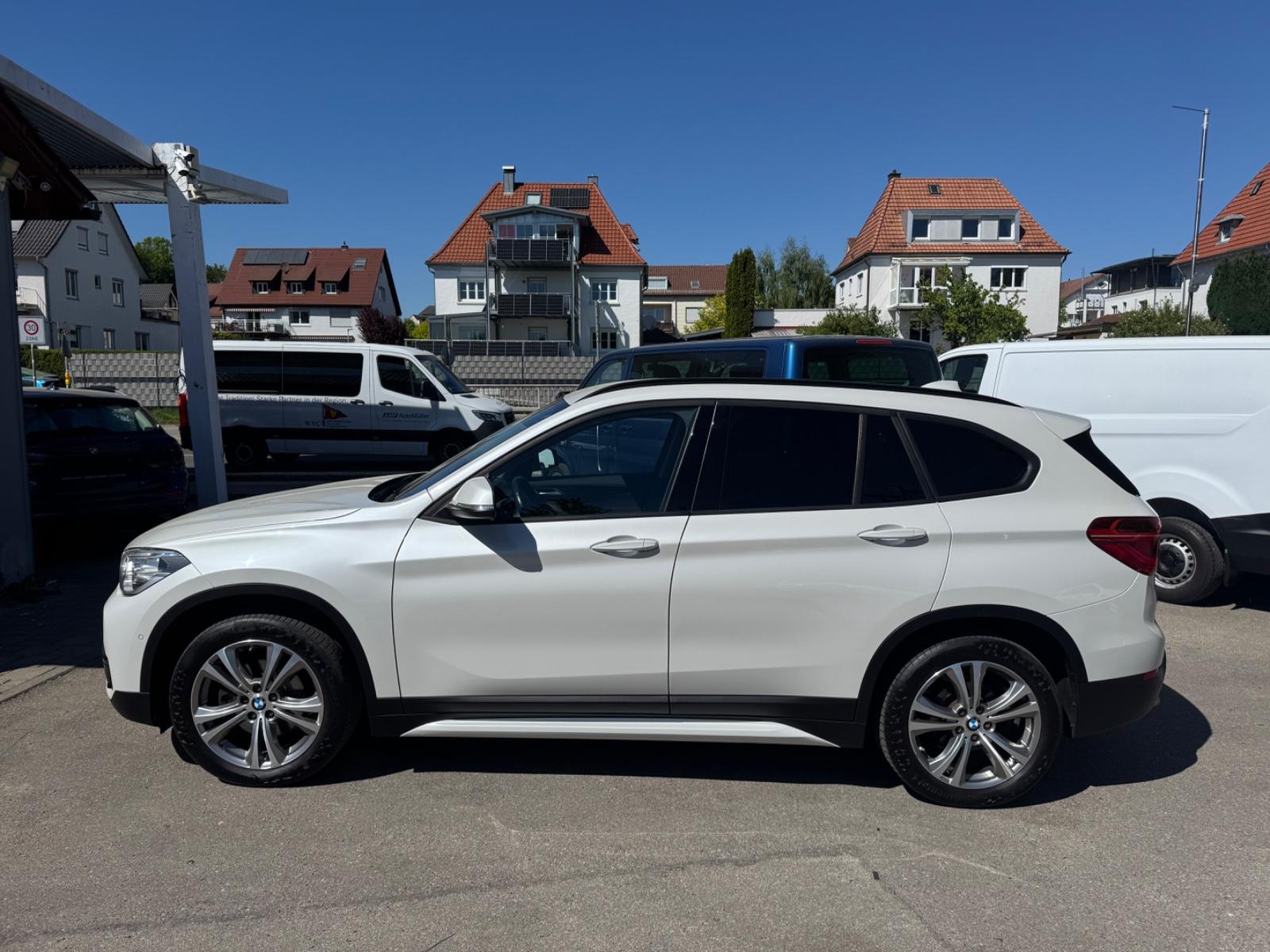 BMW X1 xDrive 18 d Sport Line *LED*AHK*BUSINESSPAKET