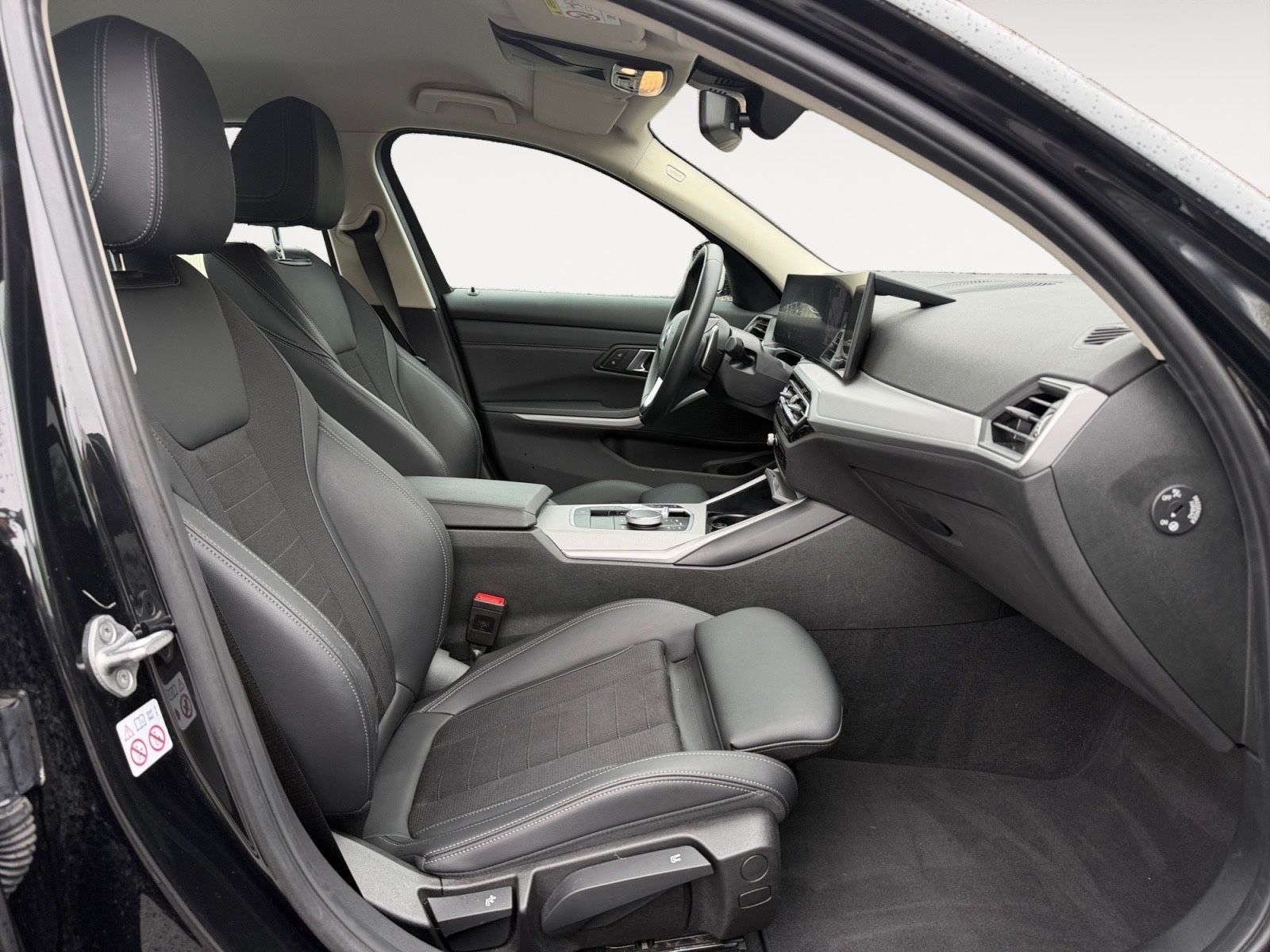 BMW 318 3 Limousine 318 i Navi Leder LED foto 8