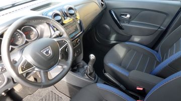 Dacia Sandero II Stepway Celebration TCe 90 PS Navi, K