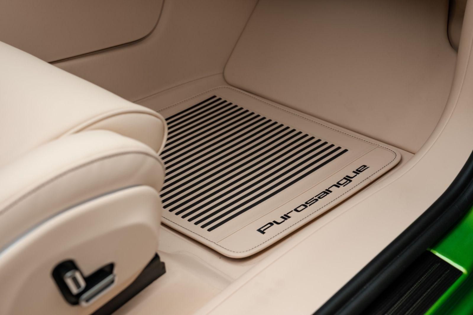 Fahrzeugabbildung Ferrari Purosangue V12 FULL CARBON/LIFT/MASSAGE/STOCK