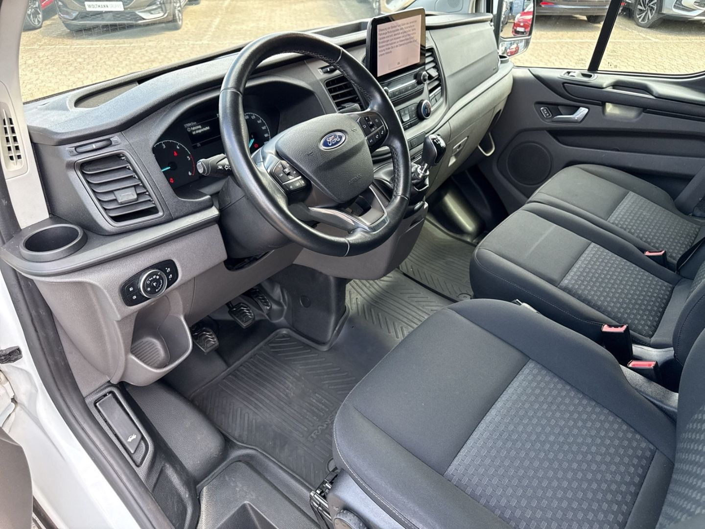 Fahrzeugabbildung Ford Transit Kasten 300 L1 Trend mit Sortimo Regalaus