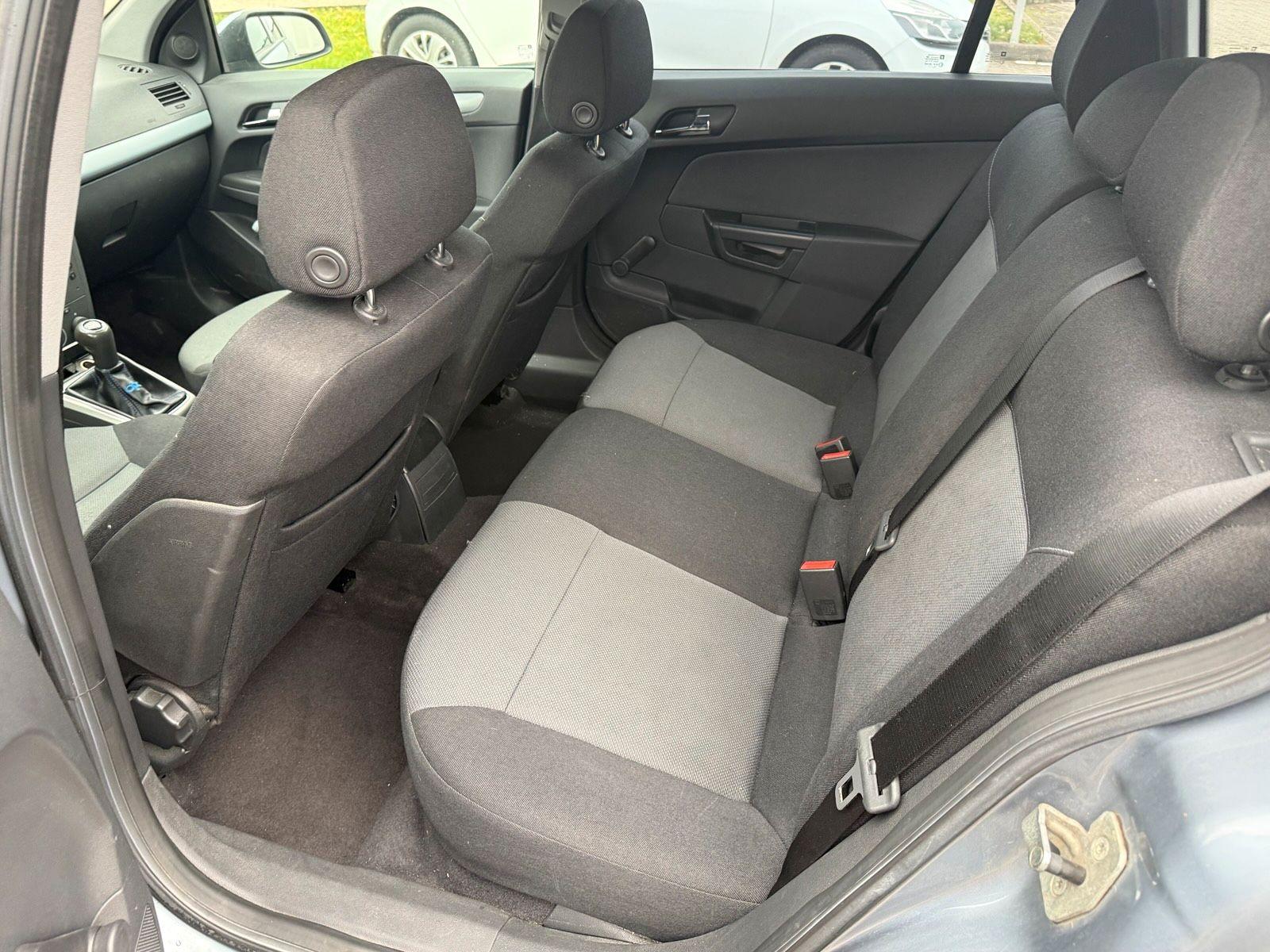Opel Astra 2006 — photo 9