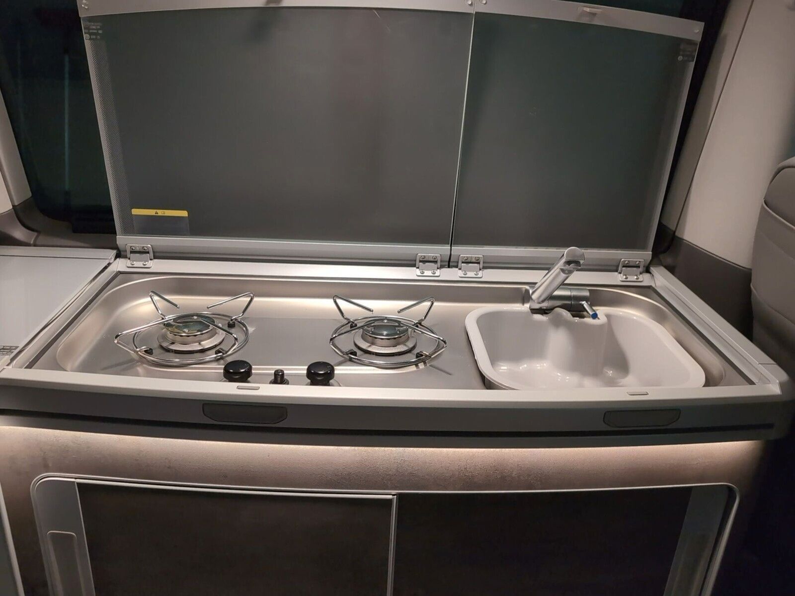 Fahrzeugabbildung Volkswagen California T6.1 California 6.1 Ocean 2,0l  AHK