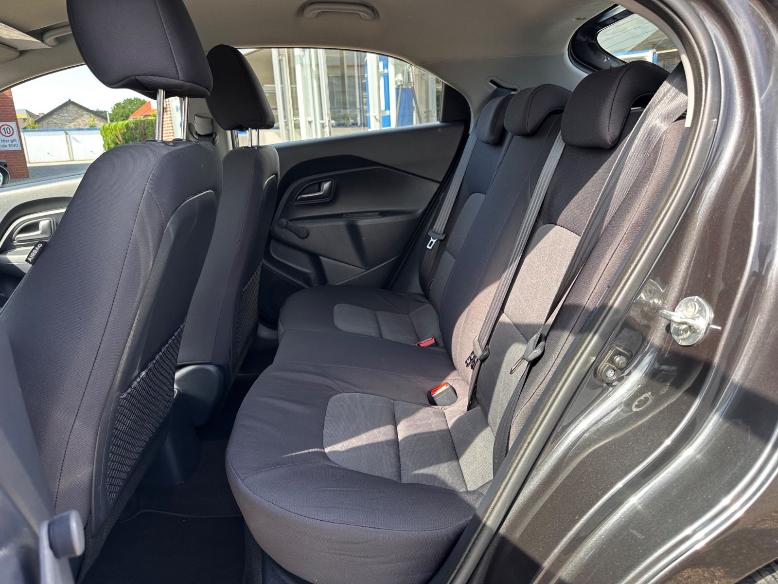 Fahrzeugabbildung Kia Rio 1.2 Sensation Klima/Allwetter/Bluetooth