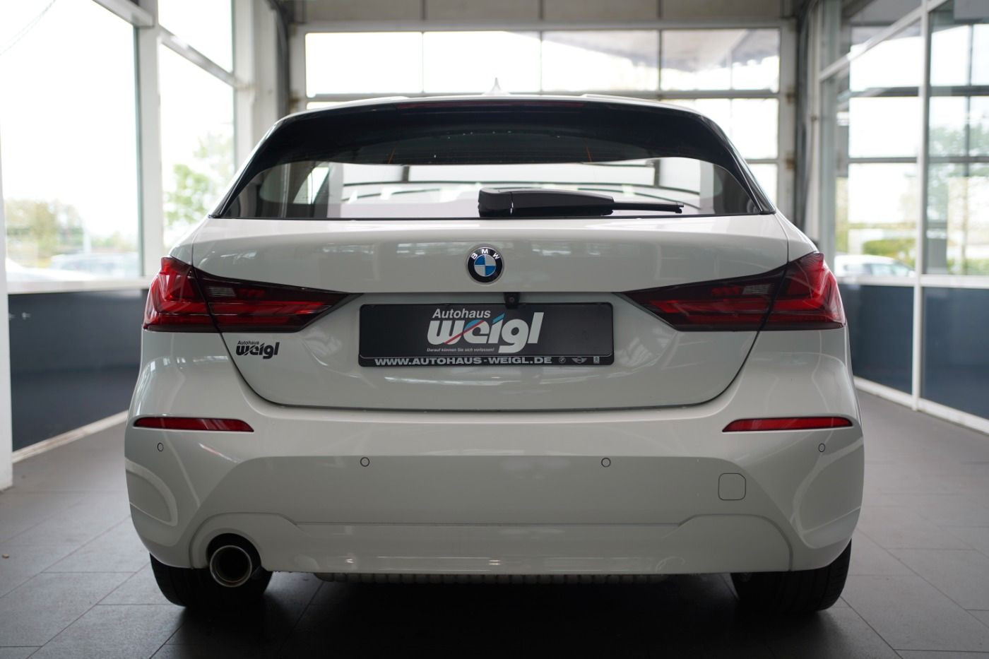 Fahrzeugabbildung BMW 118i Advantage +LED+Rückfahrkamera+KlimaA+Navi+