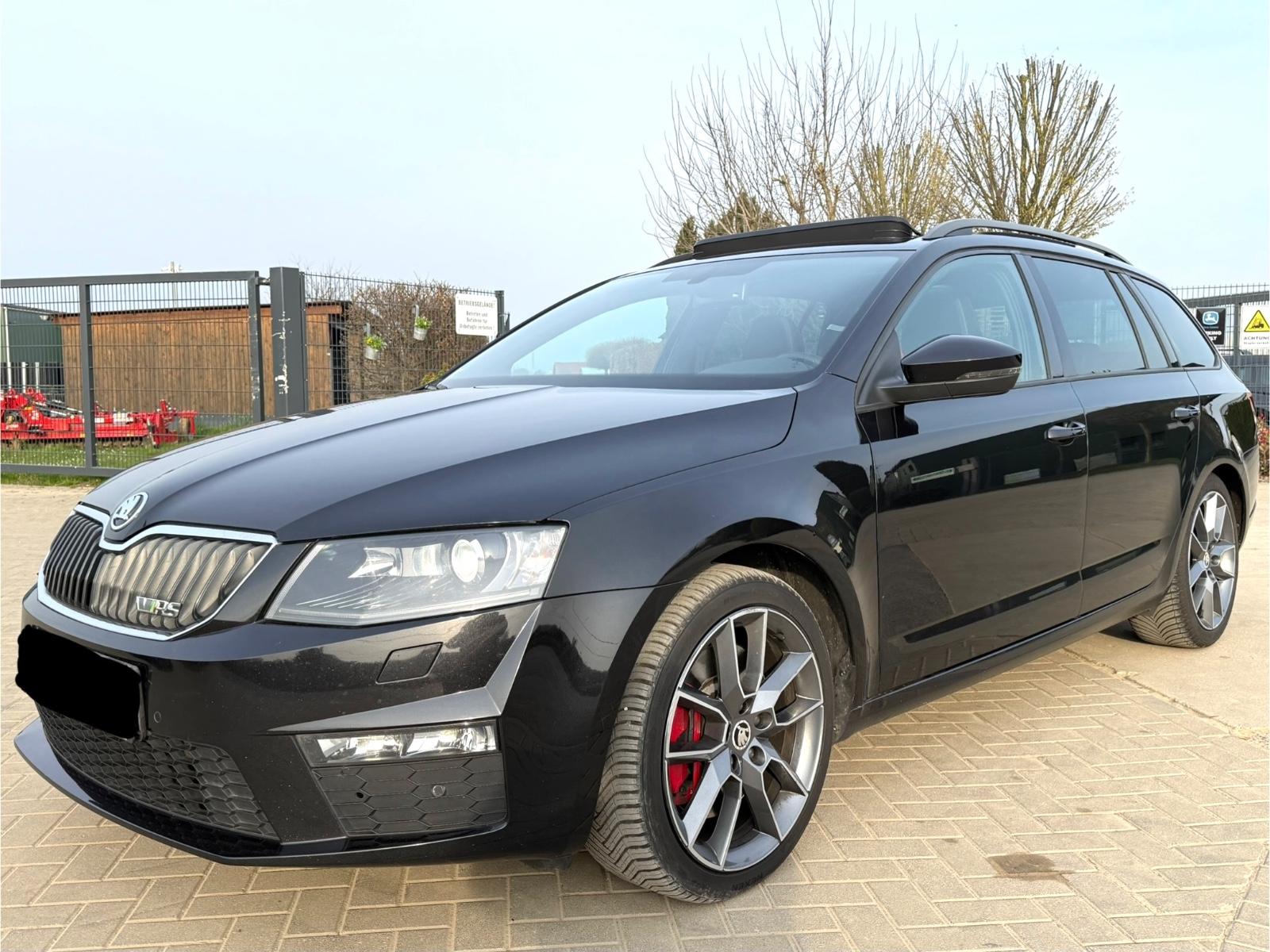 Skoda Octavia Combi RS*AUTOMATIK*DSG*PANO*VOLL*AHK*